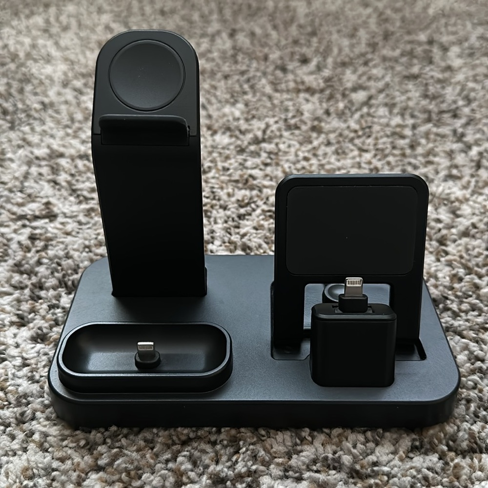 NWOT 3 in 1 Fast Charging Station for Apple iPhone Watch AirPods Black - Picture 5 of 11